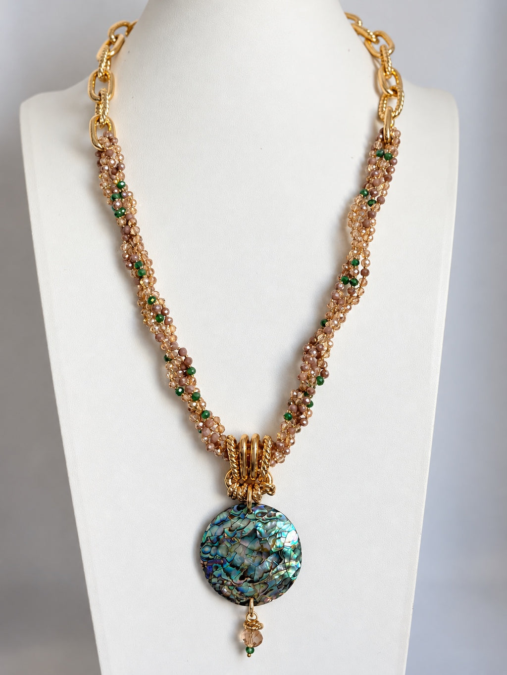 Collana artigianale Abalone vista frontale