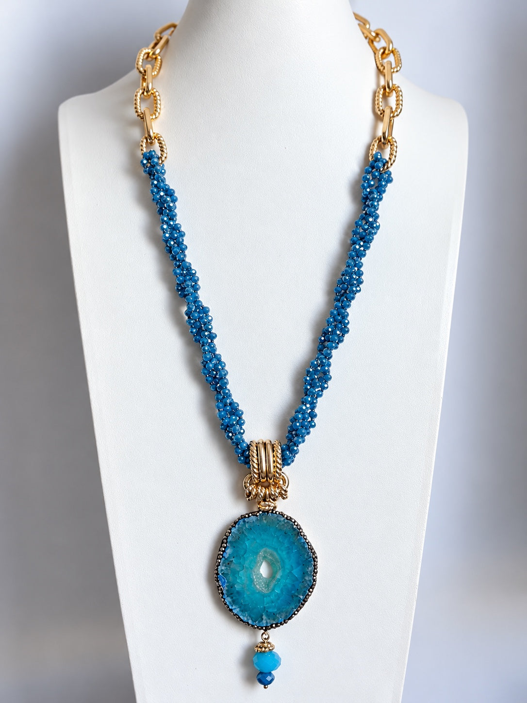 Collana torchon blu con Agata