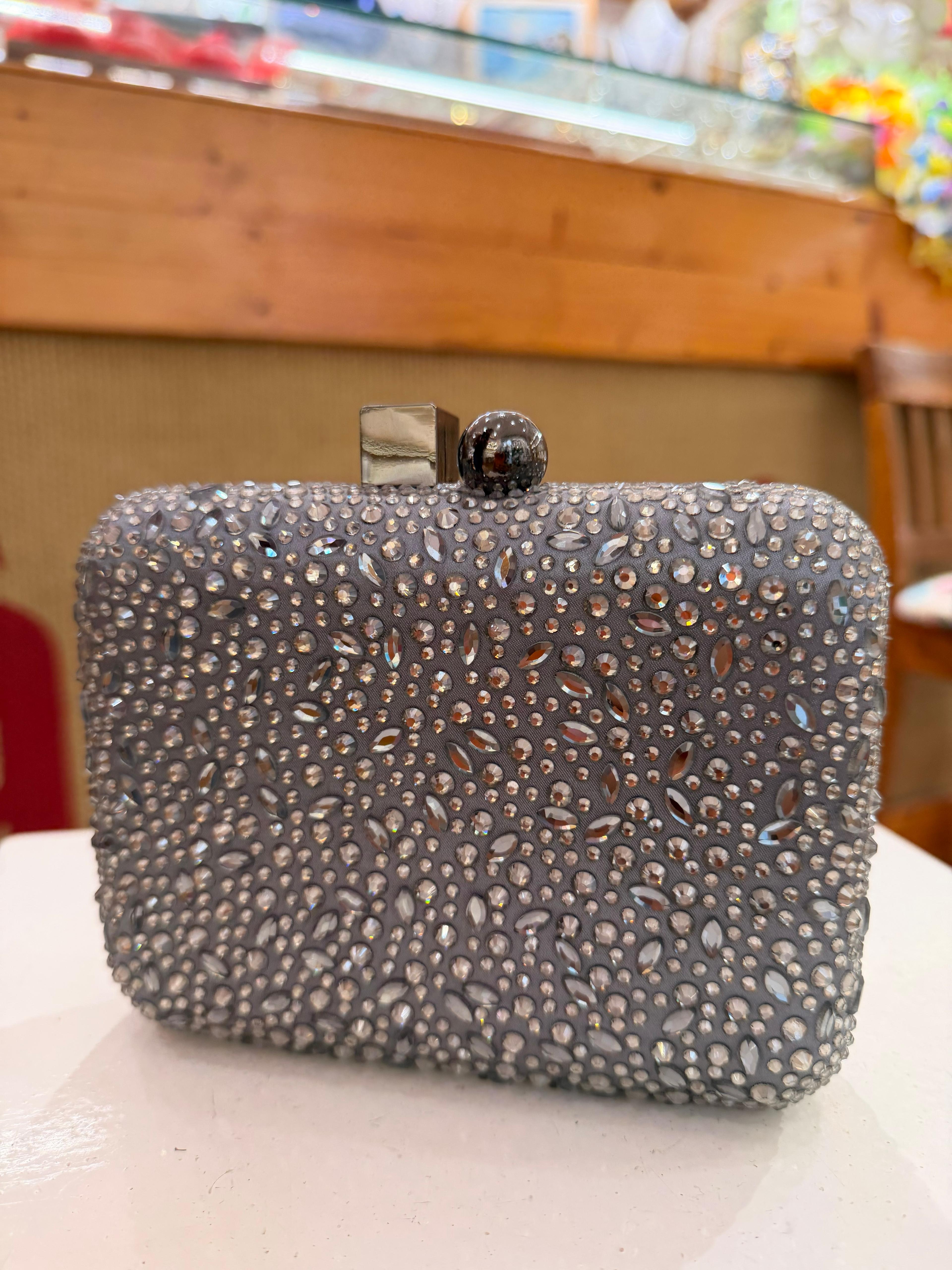 Borsa pochette con strass grigio