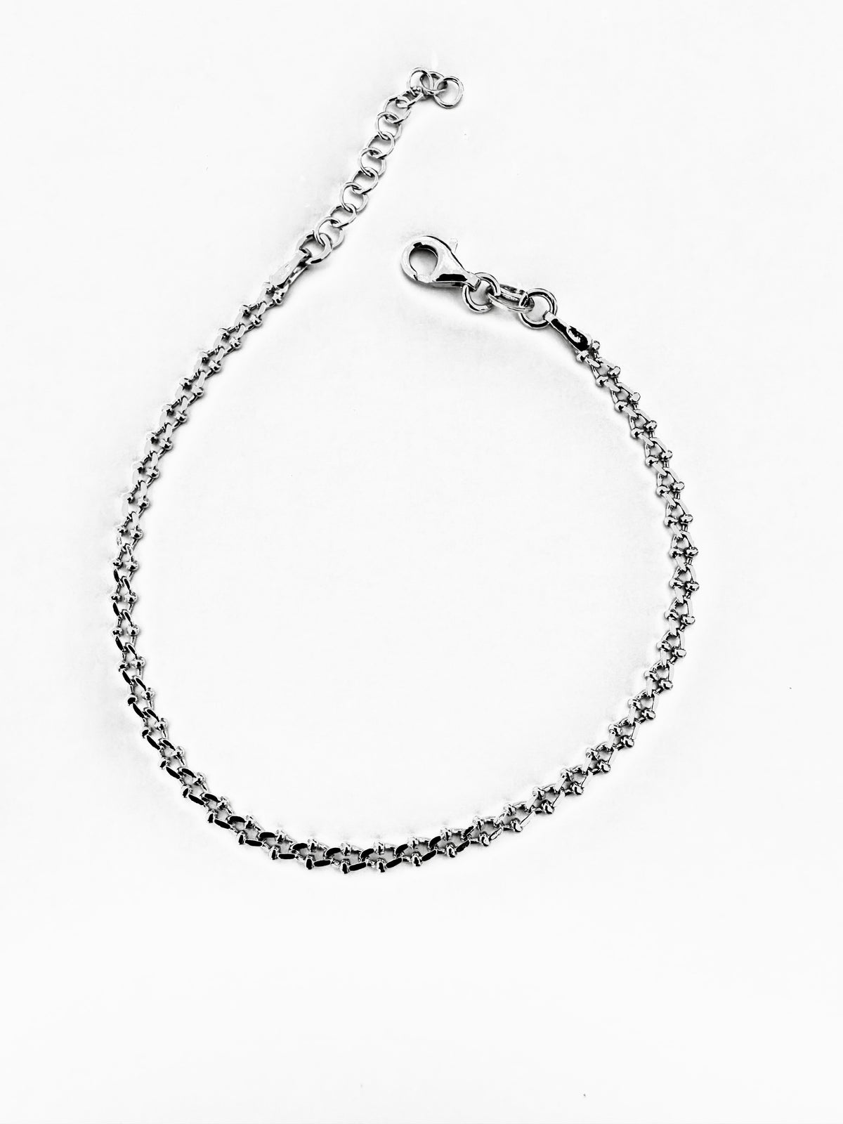 Bracciale catena in Argento 925 su sfondo bianco