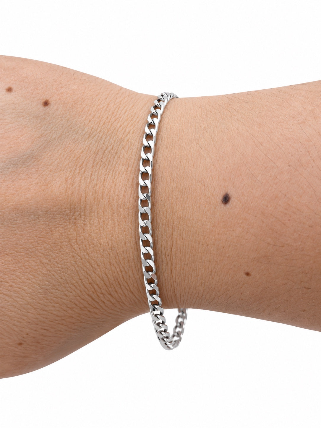 Bracciale catena groumette in Argento 925 indossato al polso