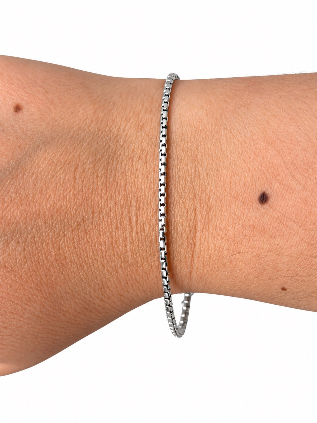 Bracciale catena quadrato in Argento 925 indossato