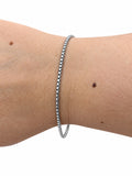 Bracciale catena veneziana spessa 2 mm in Argento 925 indossato al polso