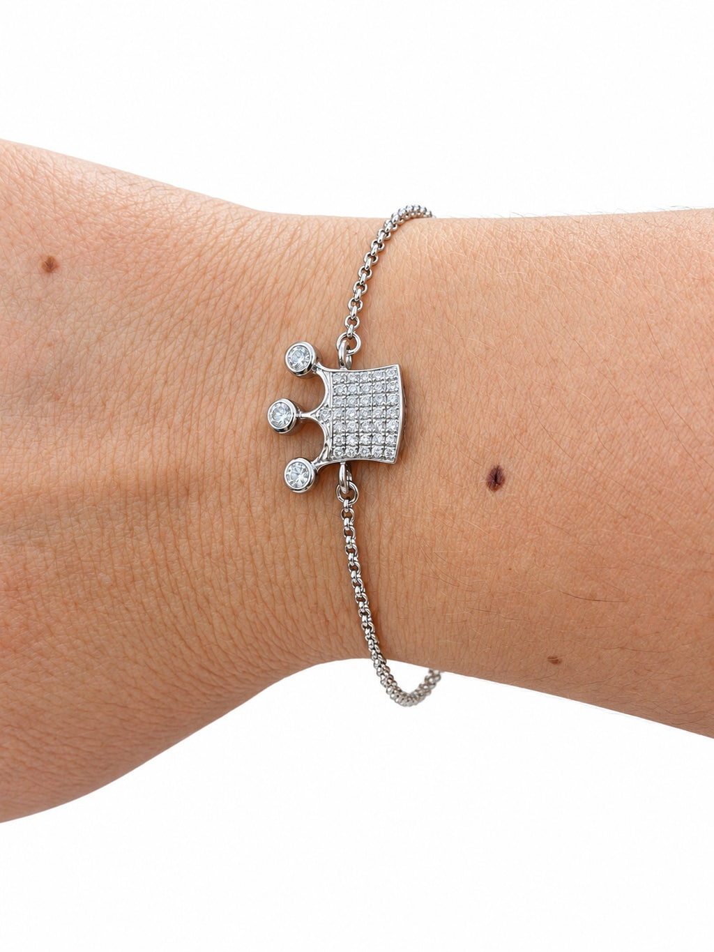 Bracciale con corona in Argento 925 indossato al polso