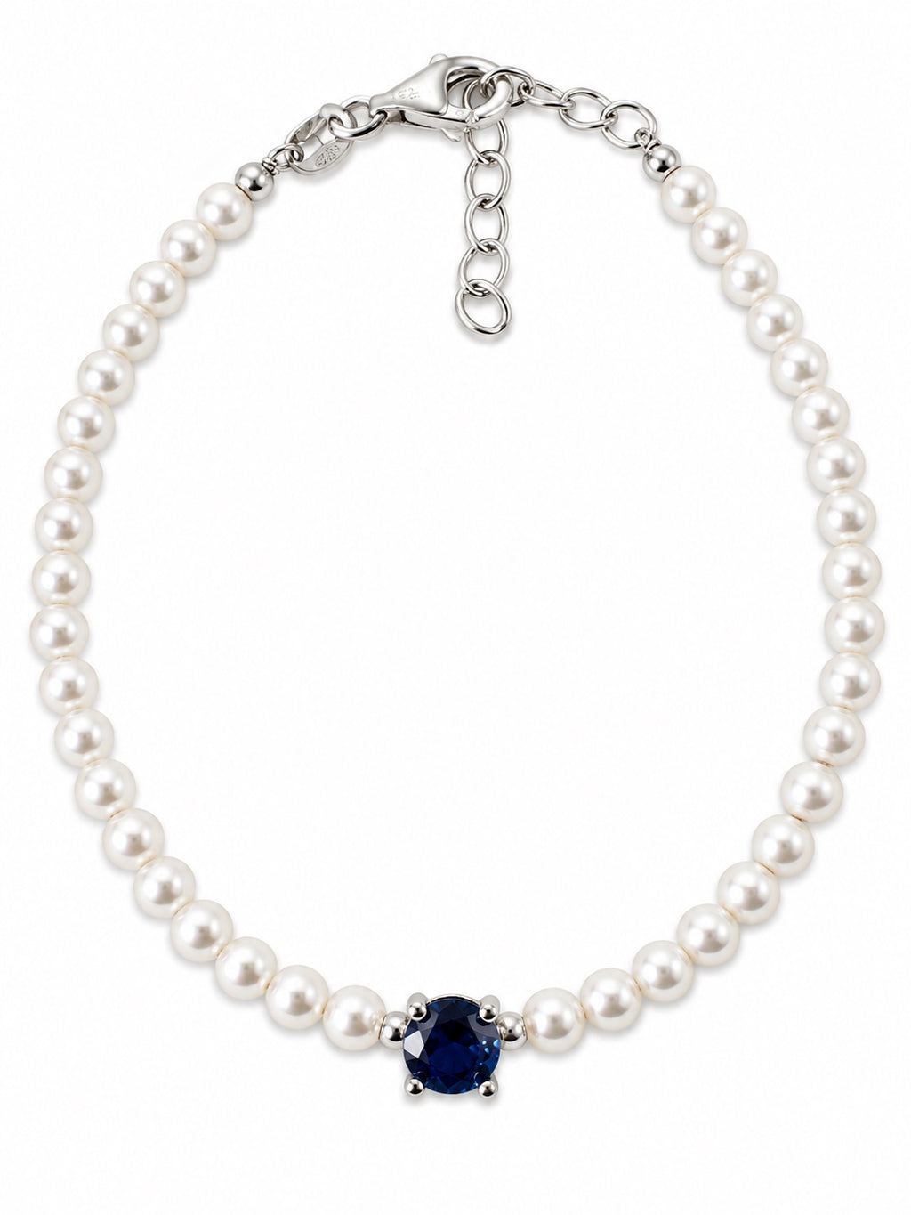 Bracciale perle bianche con zircone punto luce blu griffato in Argento 925 su sfondo bianco