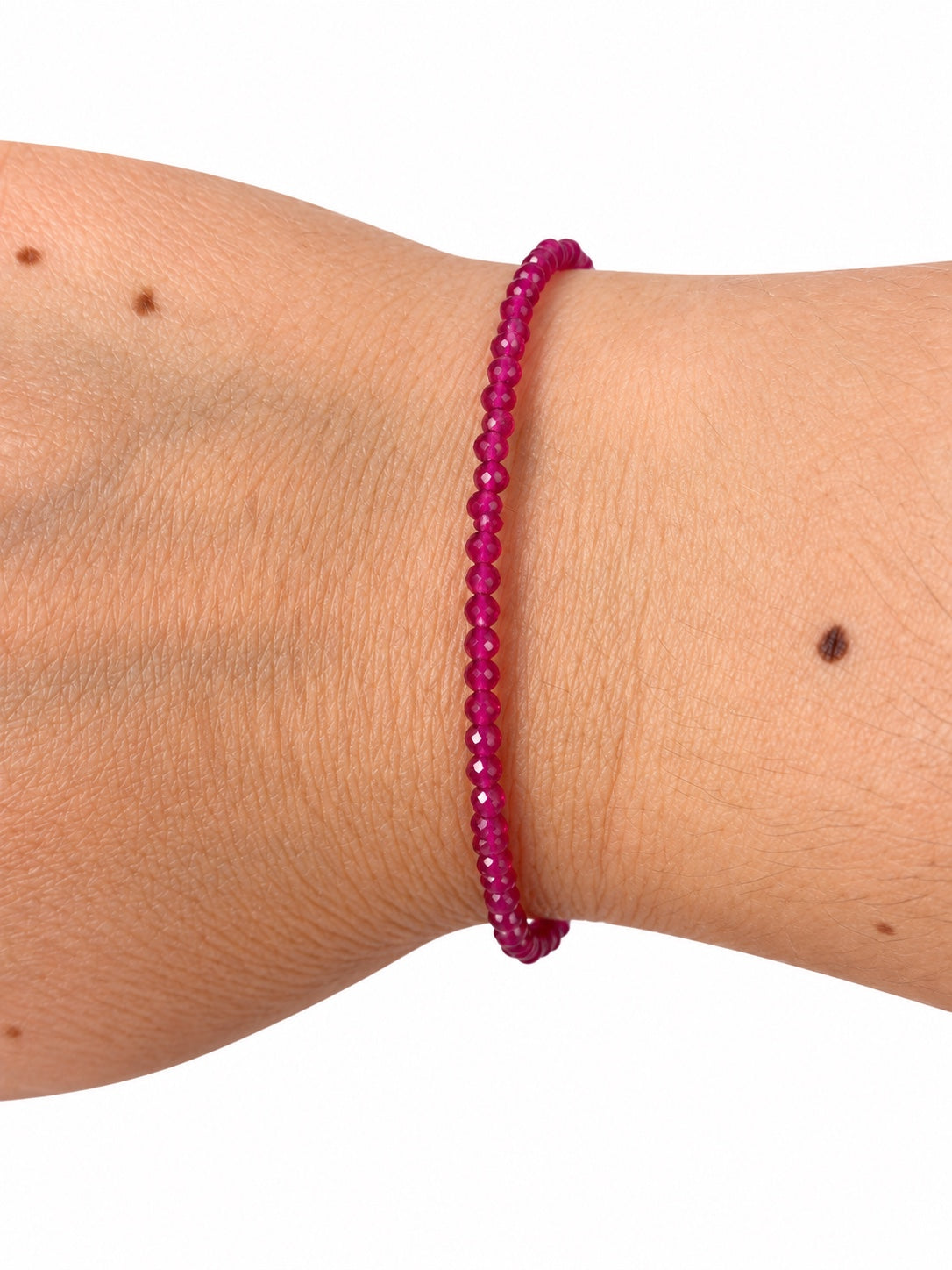 Bracciale radice di Rubino con chiusura in Argento 925 indossato