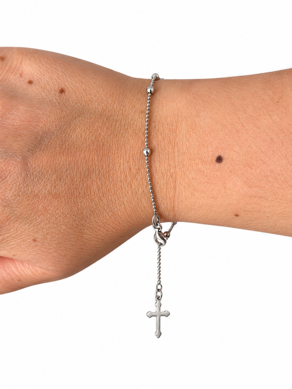 Bracciale rosario con ciondolo croce in Argento 925 indossato