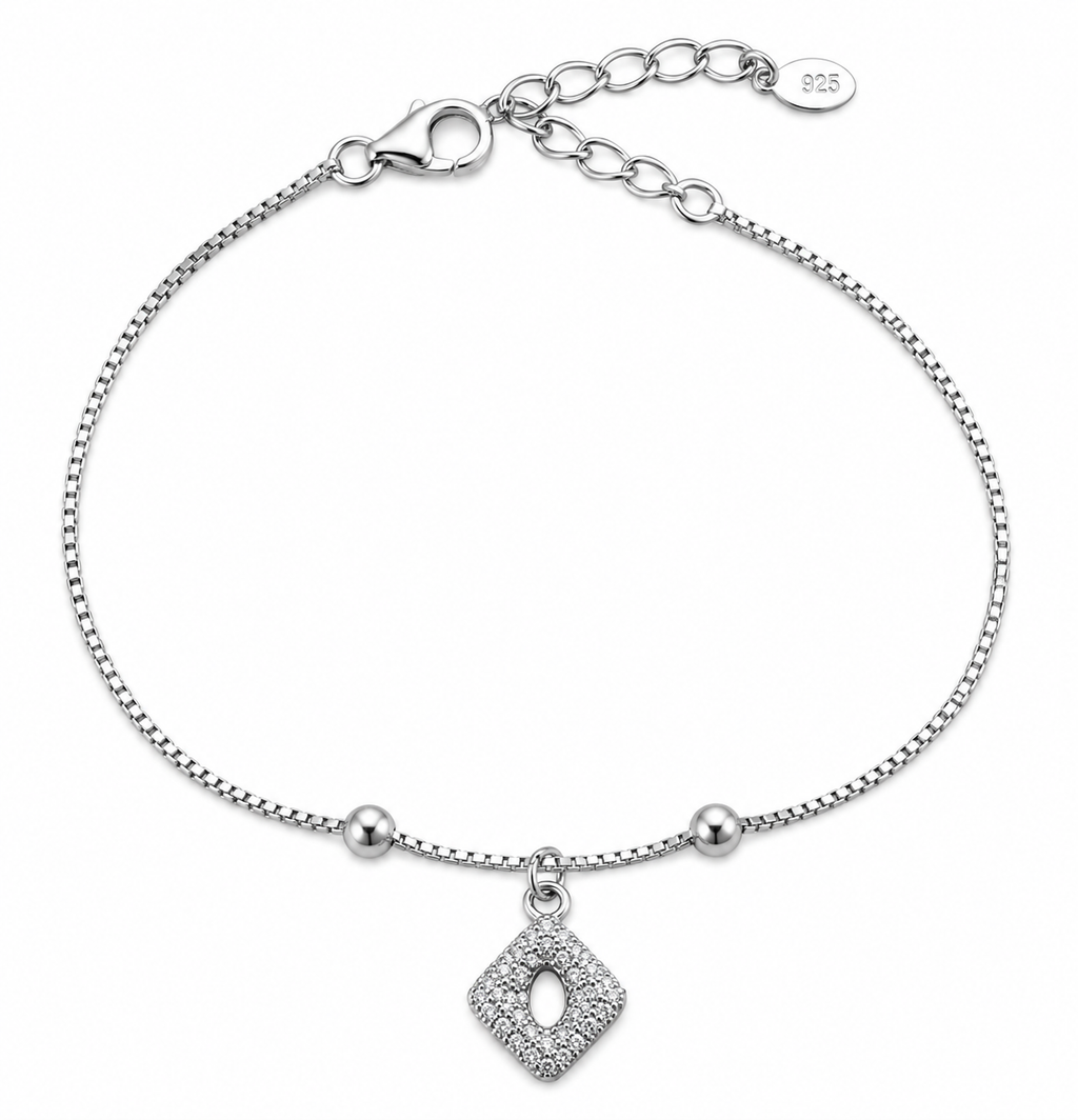 Bracciale in Argento 925 con catena veneziana e ciondolo rombo tempestato di zirconi su sfondo bianco